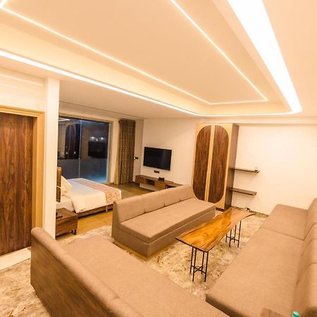 Hotel Mirana , Tinsukia エクステリア 写真