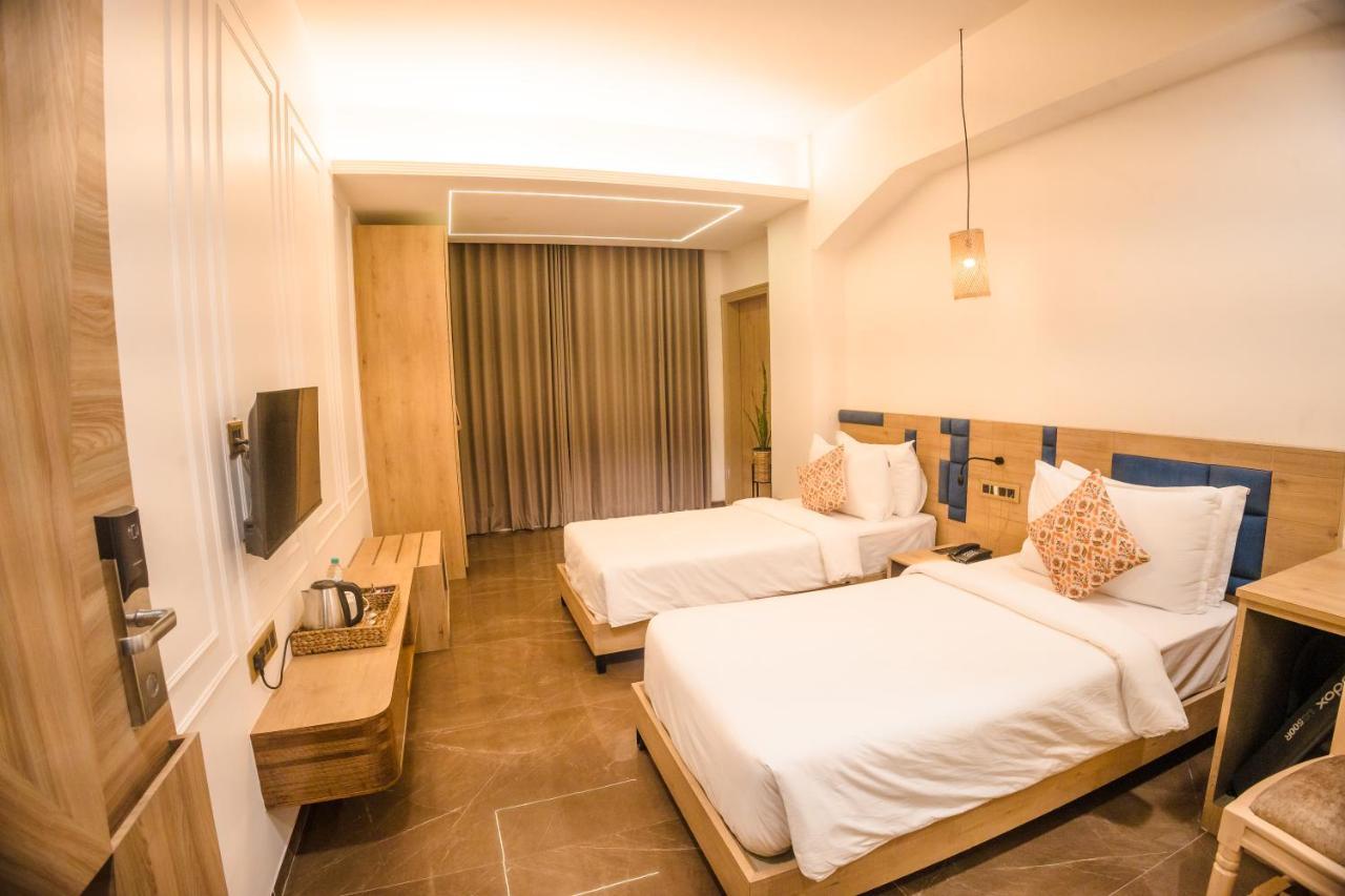 Hotel Mirana , Tinsukia エクステリア 写真