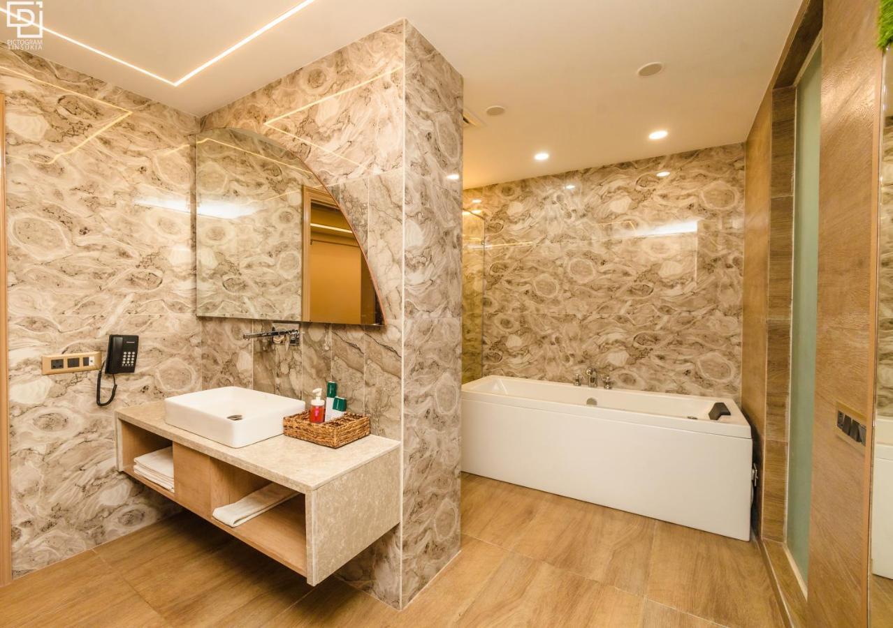 Hotel Mirana , Tinsukia エクステリア 写真